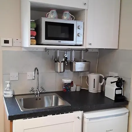 Meadowbrook Apartment *