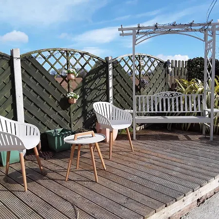 Meadowbrook Apartment *