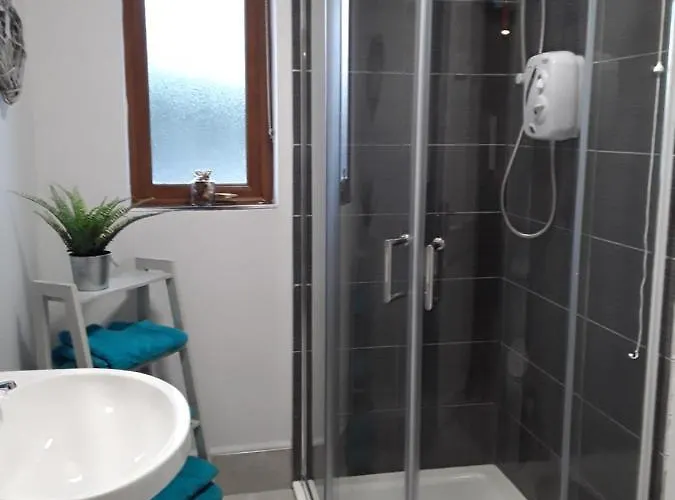 Meadowbrook Apartment